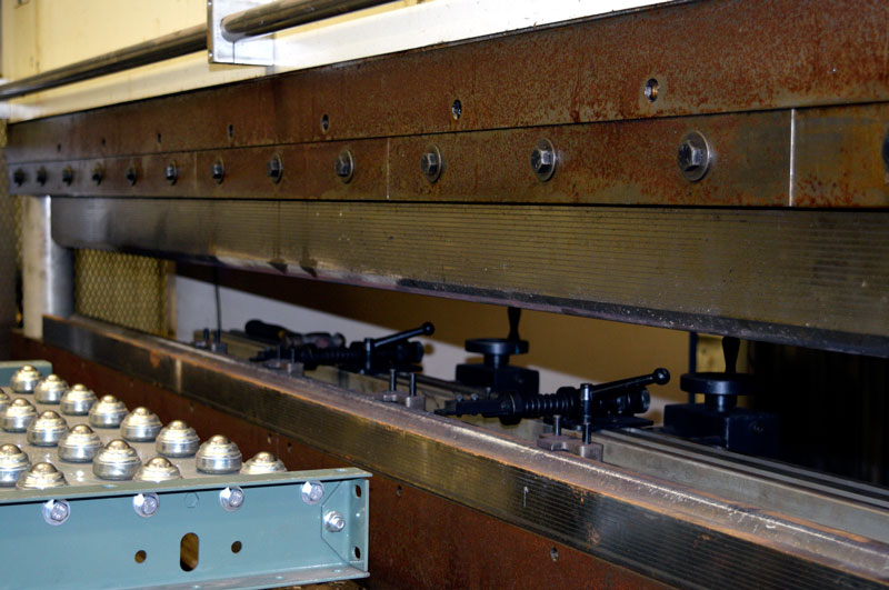 image showing the throat of our pressbrake.